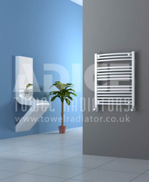 Picture of 600mm Wide 750mm High White Curved Towel Radiator